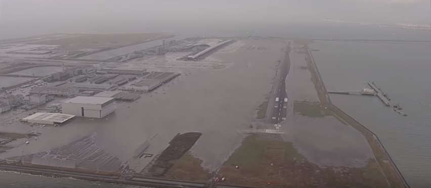 露呈した関空の脆弱性 台風21号災害から何を学ぶか 未来へ羽ばたく神戸空港
