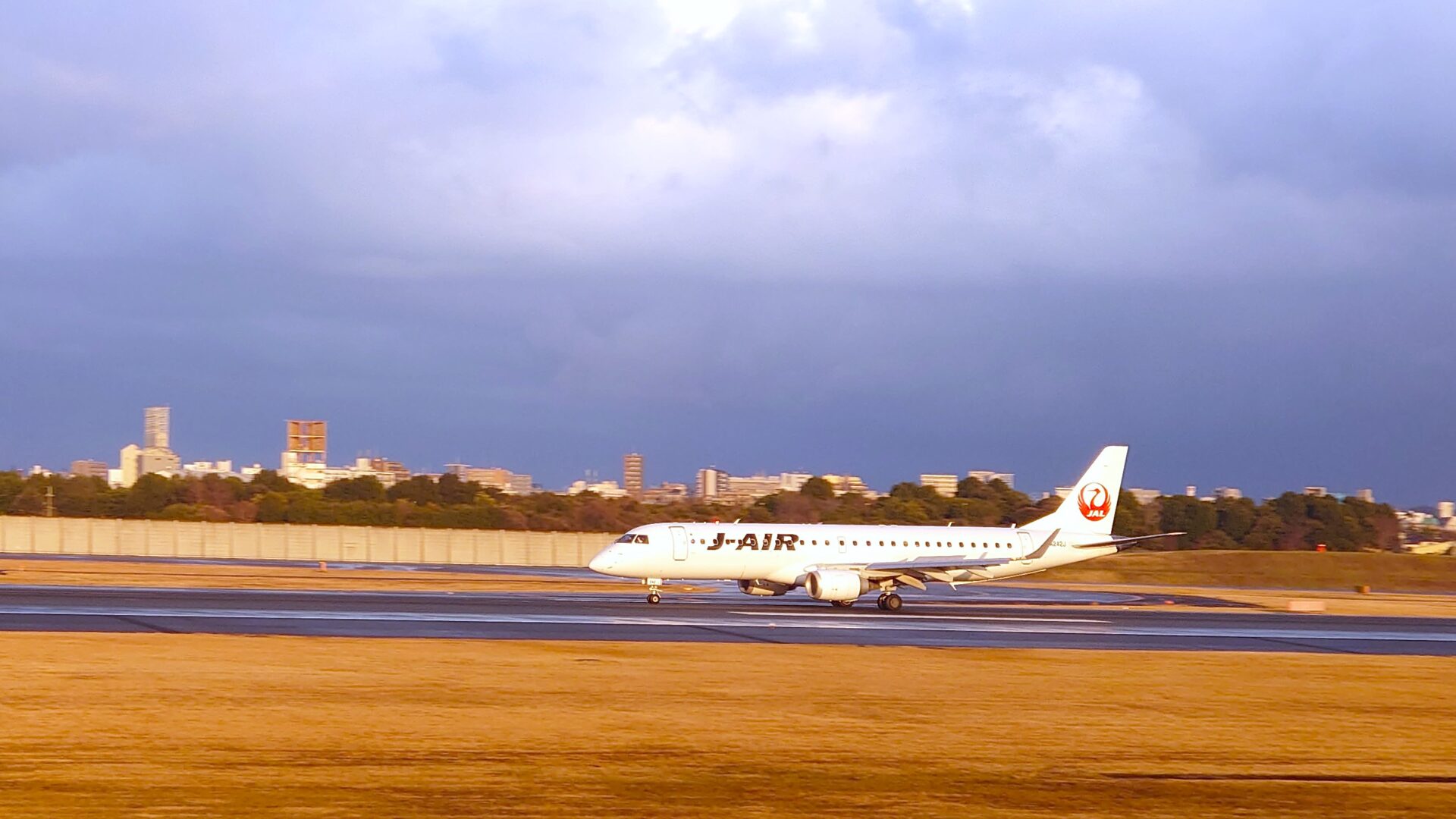 j.air （1/200 エンブラエル190 JAL J-AIR 南紀白浜空港開港50